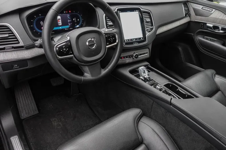 Volvo XC90 din 2023 cu 48.786 km - oferta VOL135265 - foto 6