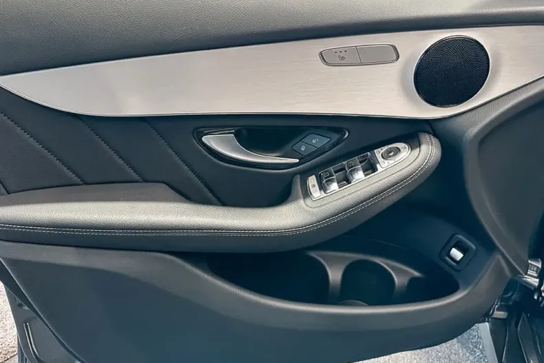 Mercedes-Benz GLC 200 din 2022 cu 89.500 km - oferta MER135268 - foto 10