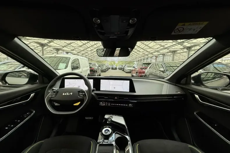 Kia EV6 din 2024 cu 12.035 km - oferta KIA135277 - foto 8