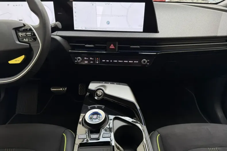 Kia EV6 din 2024 cu 12.035 km - oferta KIA135277 - foto 10