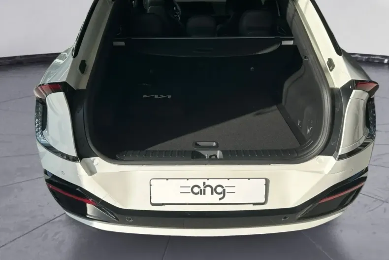 Kia EV6 din 2024 cu 12.279 km - oferta KIA135279 - foto 4