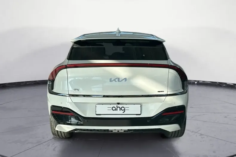 Kia EV6 din 2024 cu 12.279 km - oferta KIA135279 - foto 6