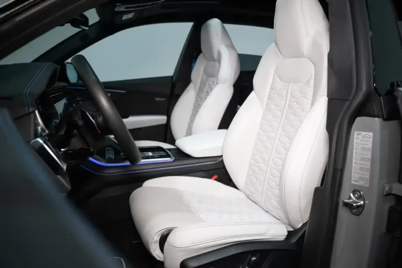 Audi RSQ8 din 2022 cu 32.380 km - oferta AUD135309 - foto 4