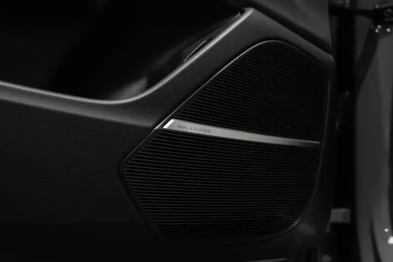 Audi RSQ8 din 2022 cu 32.380 km - oferta AUD135309 - foto 8