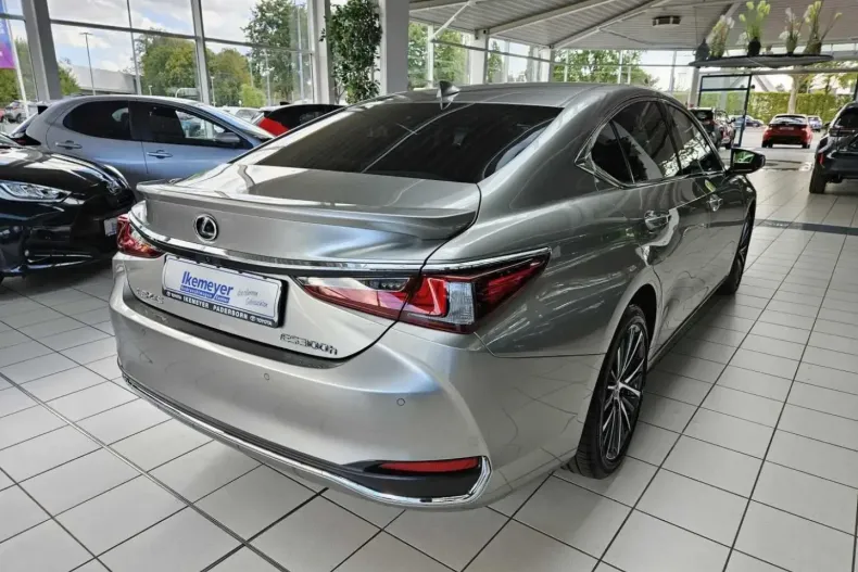 Lexus ES 300 din 2024 cu 10.880 km - oferta LEX135351 - foto 3
