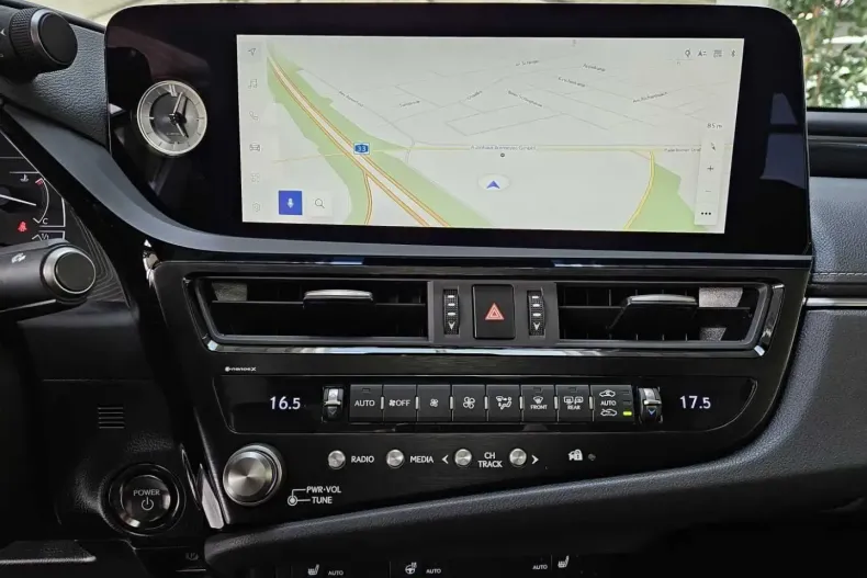 Lexus ES 300 din 2024 cu 10.880 km - oferta LEX135351 - foto 12