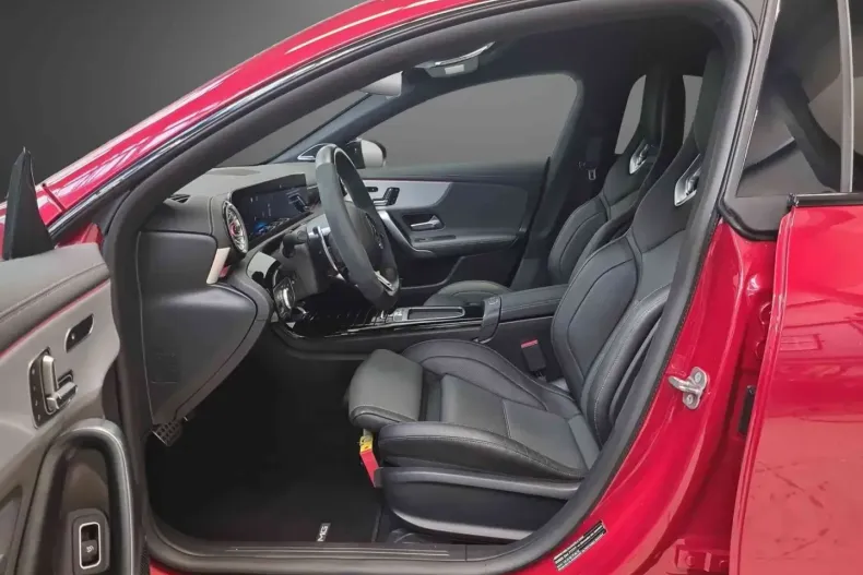 Mercedes-Benz CLA 45 AMG din 2024 cu 5.634 km - oferta MER135357 - foto 7