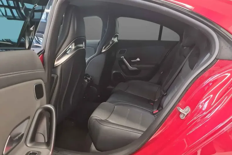 Mercedes-Benz CLA 45 AMG din 2024 cu 5.634 km - oferta MER135357 - foto 11