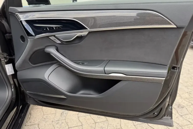 Audi A8 din 2023 cu 70.000 km - oferta AUD135363 - foto 8