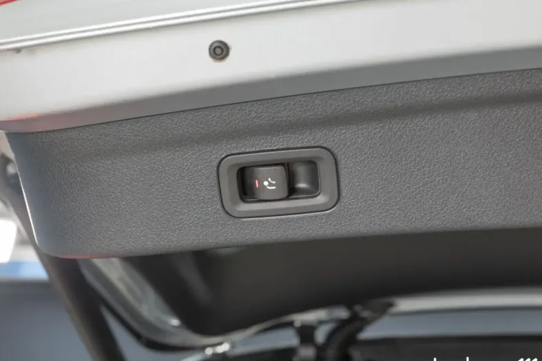 Mercedes-Benz GLE 450 din 2024 cu 21.825 km - oferta MER135367 - foto 10