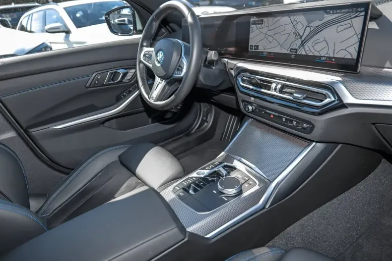 BMW 330 din 2024 cu 11.550 km - oferta BMW135372 - foto 3