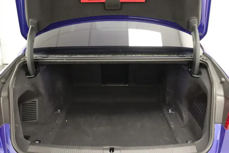 Audi A8 din 2023 cu 22.375 km - oferta AUD135392 - foto 2