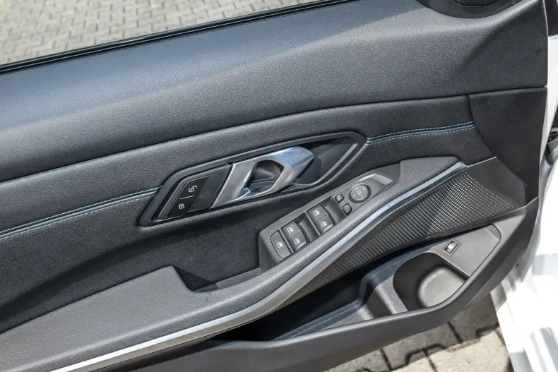 BMW 330 din 2024 cu 23.704 km - oferta BMW135399 - foto 13