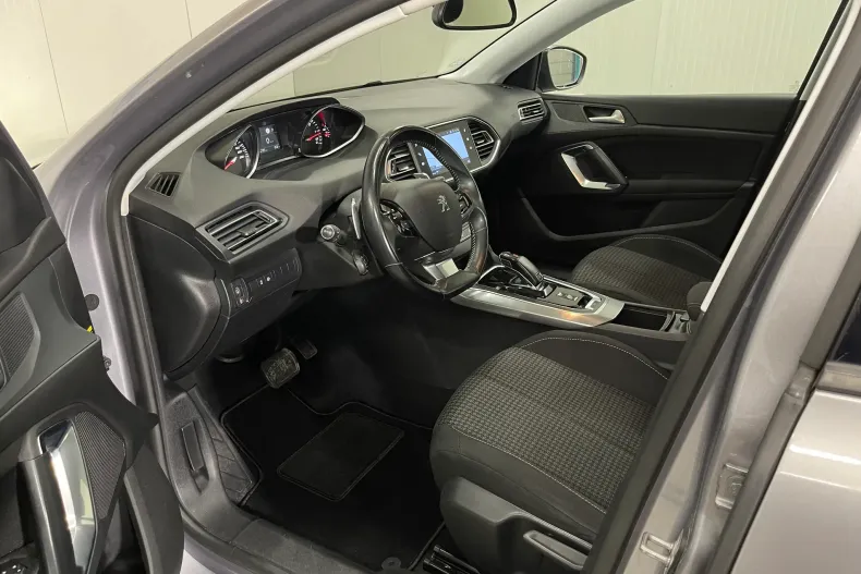 Peugeot 308 din 2020 cu 136.772 km - oferta PEU135451 - foto 5