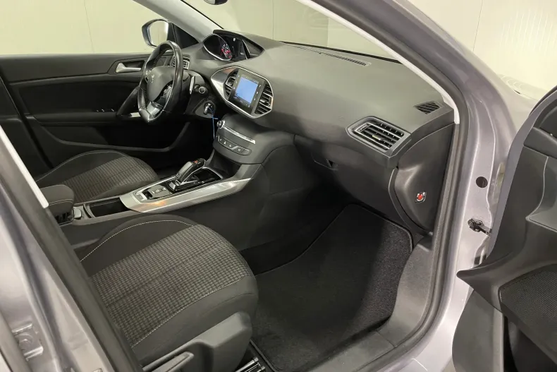 Peugeot 308 din 2020 cu 136.772 km - oferta PEU135451 - foto 9