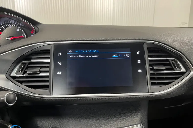 Peugeot 308 din 2020 cu 136.772 km - oferta PEU135451 - foto 19