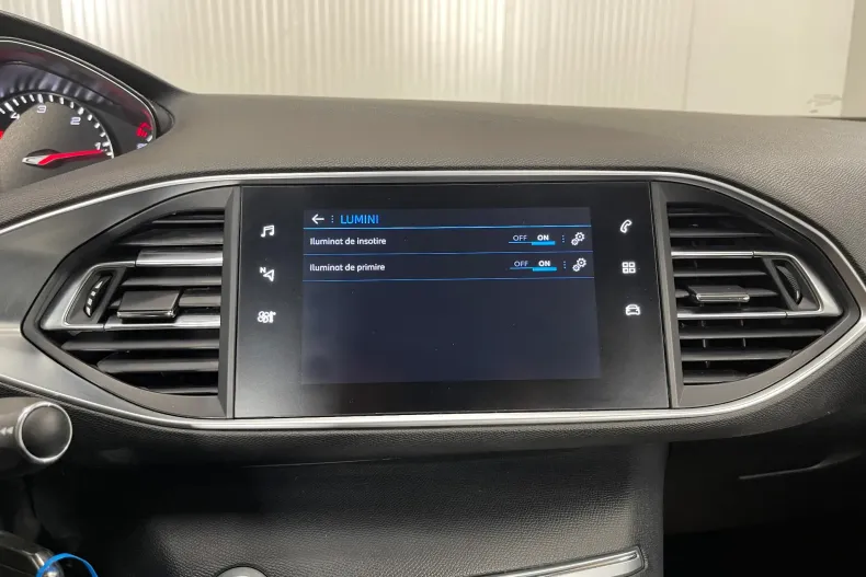 Peugeot 308 din 2020 cu 136.772 km - oferta PEU135451 - foto 20