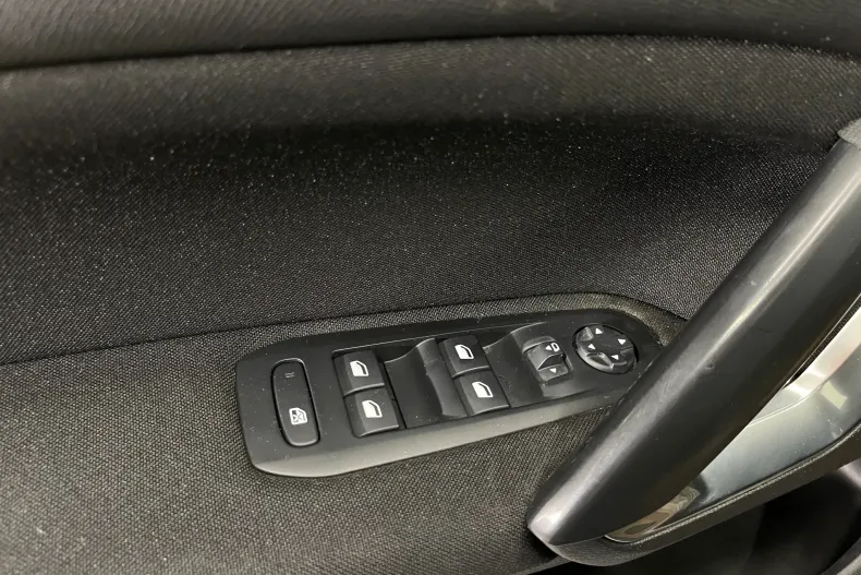 Peugeot 308 din 2020 cu 136.772 km - oferta PEU135451 - foto 23