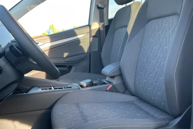 Volkswagen Golf din 2025 cu 1 km - oferta VOL135466 - foto 10