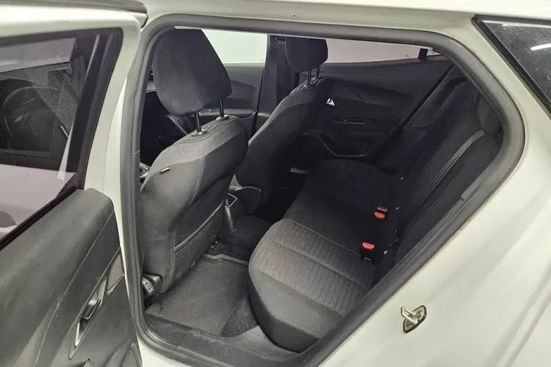 Peugeot 2008 din 2020 cu 89.575 km - oferta PEU135494 - foto 9