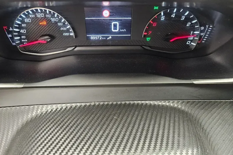 Peugeot 2008 din 2020 cu 89.575 km - oferta PEU135494 - foto 13