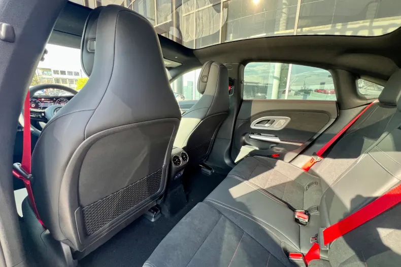 Mercedes-Benz CLA din 2025 cu 10 km - oferta MER135504 - foto 14