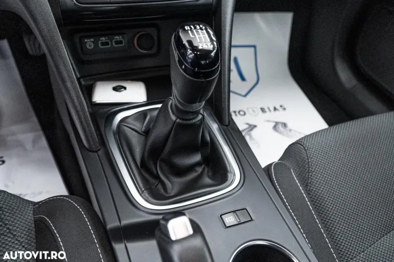 Renault Megane din 2023 cu 87.647 km - oferta REN135508 - foto 26