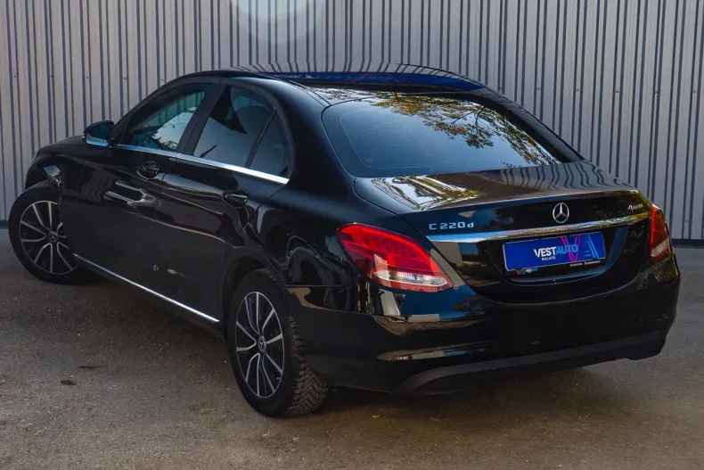 Mercedes-Benz C din 2020 cu 70.935 km - oferta MER135534 - foto 2