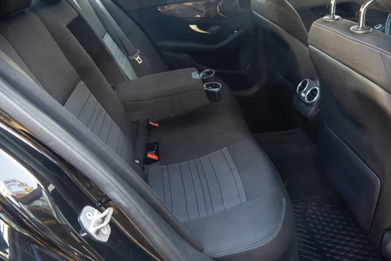 Mercedes-Benz C din 2020 cu 70.935 km - oferta MER135534 - foto 4