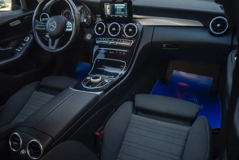 Mercedes-Benz C din 2020 cu 70.935 km - oferta MER135534 - foto 5