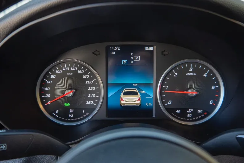 Mercedes-Benz C din 2020 cu 70.935 km - oferta MER135534 - foto 24