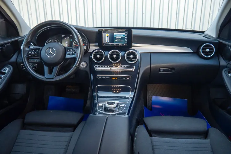 Mercedes-Benz C din 2020 cu 70.935 km - oferta MER135534 - foto 30