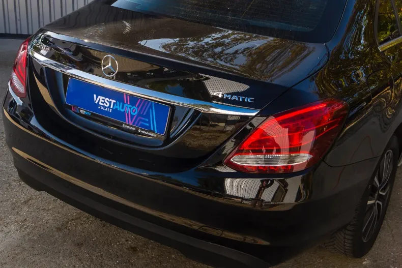 Mercedes-Benz C din 2020 cu 70.935 km - oferta MER135534 - foto 33