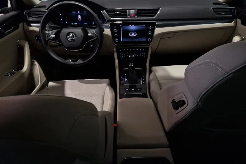 Skoda Superb din 2022 cu 74.863 km - oferta SKO135561 - foto 12