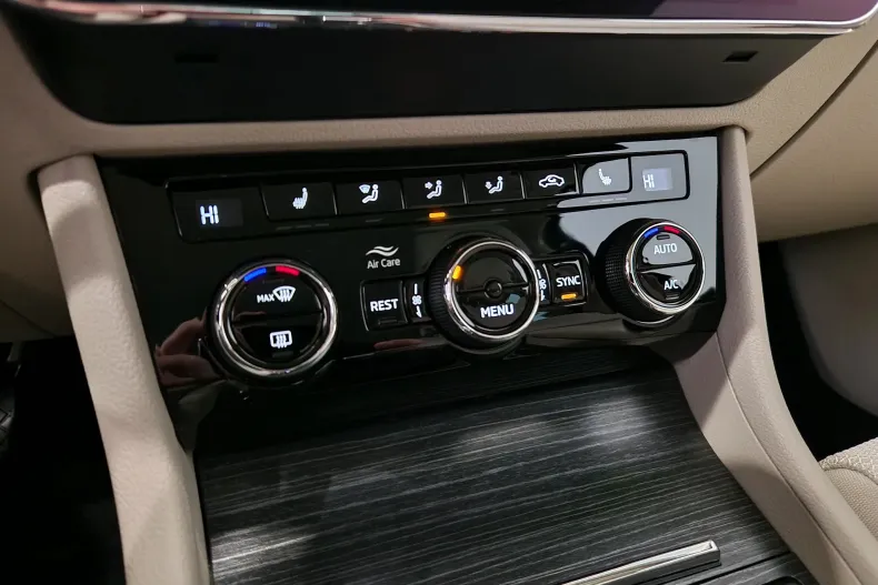 Skoda Superb din 2022 cu 74.863 km - oferta SKO135561 - foto 22