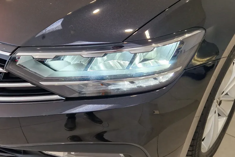 Volkswagen Passat din 2020 cu 46.388 km - oferta VOL135564 - foto 9