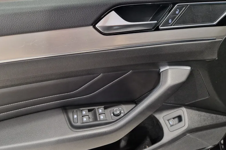 Volkswagen Passat din 2020 cu 46.388 km - oferta VOL135564 - foto 14