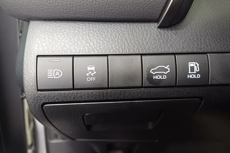 Toyota Camry din 2022 cu 23.879 km - oferta TOY135567 - foto 9