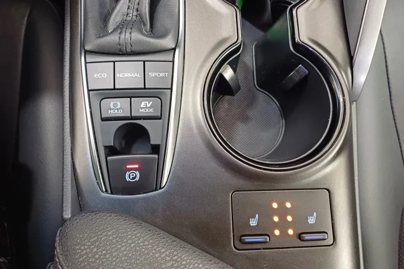 Toyota Camry din 2022 cu 23.879 km - oferta TOY135567 - foto 19