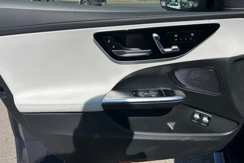 Mercedes-Benz C din 2024 cu 9.800 km - oferta MER135569 - foto 9