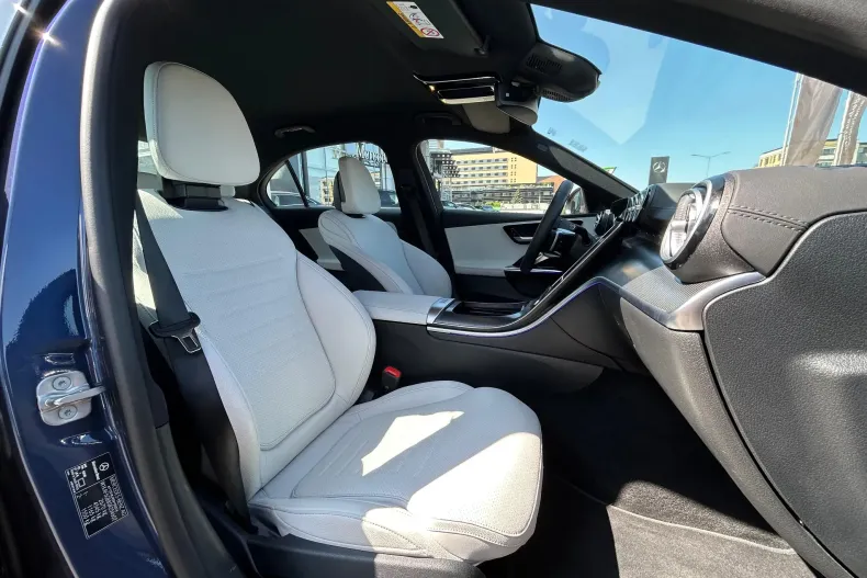 Mercedes-Benz C din 2024 cu 9.800 km - oferta MER135569 - foto 15