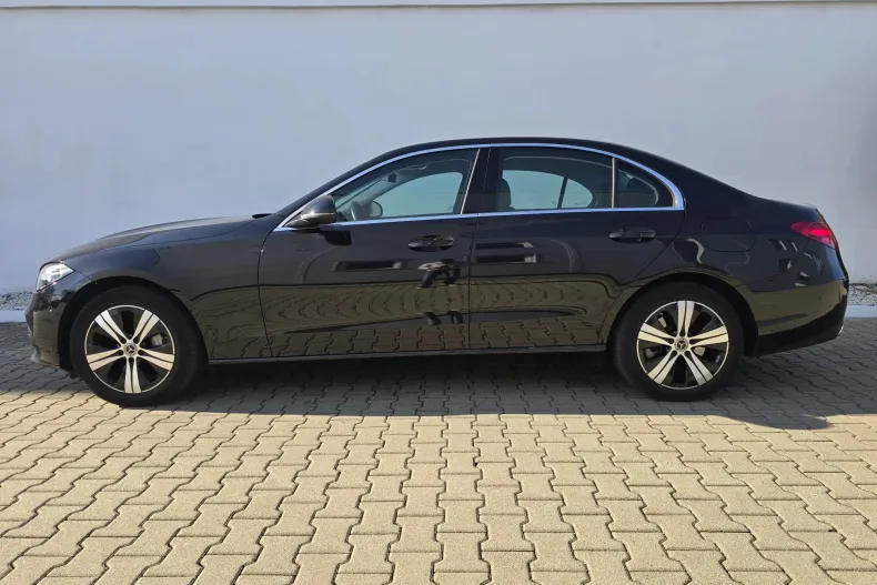 Mercedes-Benz C din 2023 cu 46.992 km - oferta MER135571 - foto 4