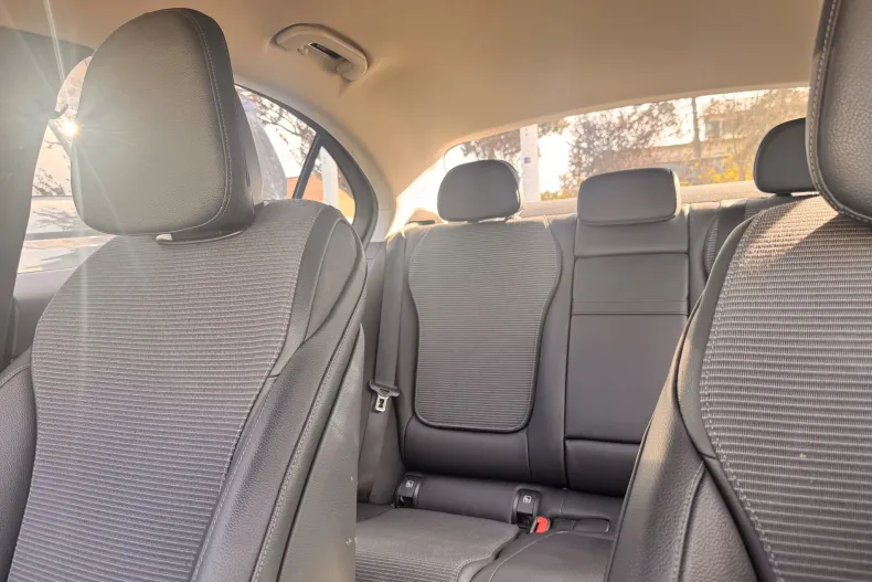 Mercedes-Benz C din 2023 cu 46.992 km - oferta MER135571 - foto 25