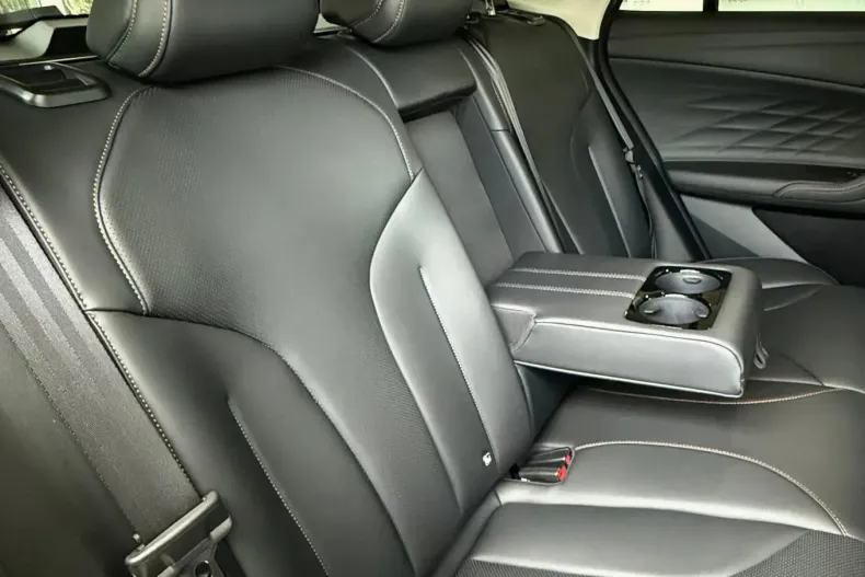 MG HS din 2024 cu 2 km - oferta MG0135572 - foto 8