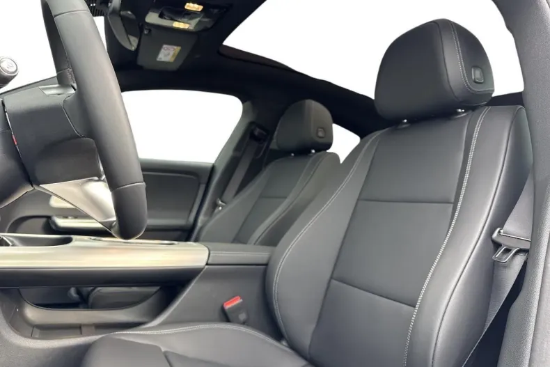 Mercedes-Benz CLA din 2025 cu 4 km - oferta MER135615 - foto 13