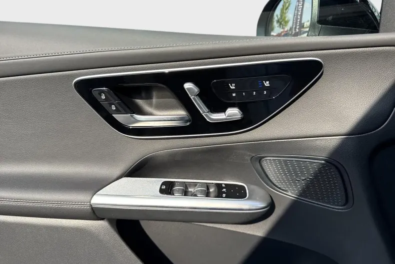 Mercedes-Benz GLC Coupe din 2025 cu 4 km - oferta MER135623 - foto 12