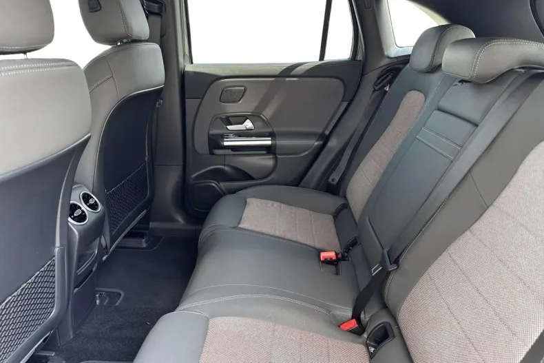 Mercedes-Benz EQA din 2025 cu 10 km - oferta MER135629 - foto 10