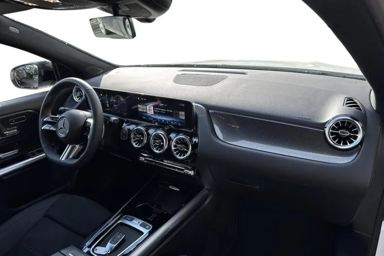 Mercedes-Benz GLA din 2024 cu 6.000 km - oferta MER135656 - foto 10