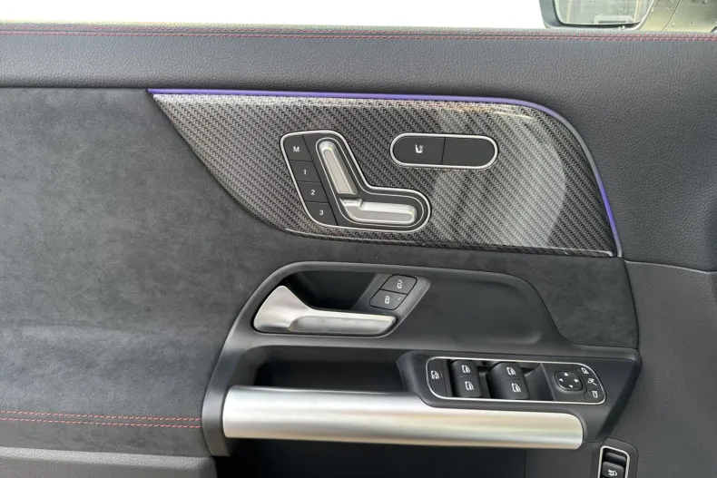 Mercedes-Benz GLA din 2024 cu 6.000 km - oferta MER135656 - foto 13