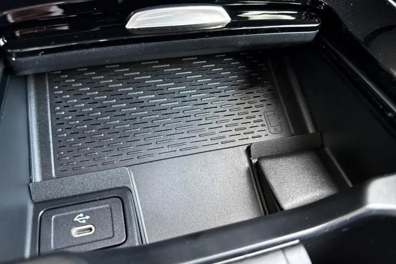 Mercedes-Benz GLA din 2024 cu 6.000 km - oferta MER135656 - foto 19